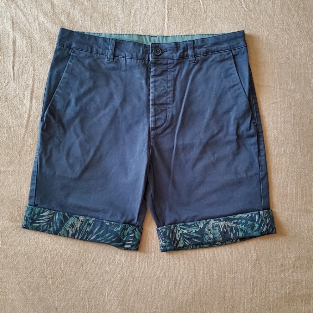 H&M Black Chino Shorts With Sewn Cuff Patterns 30w